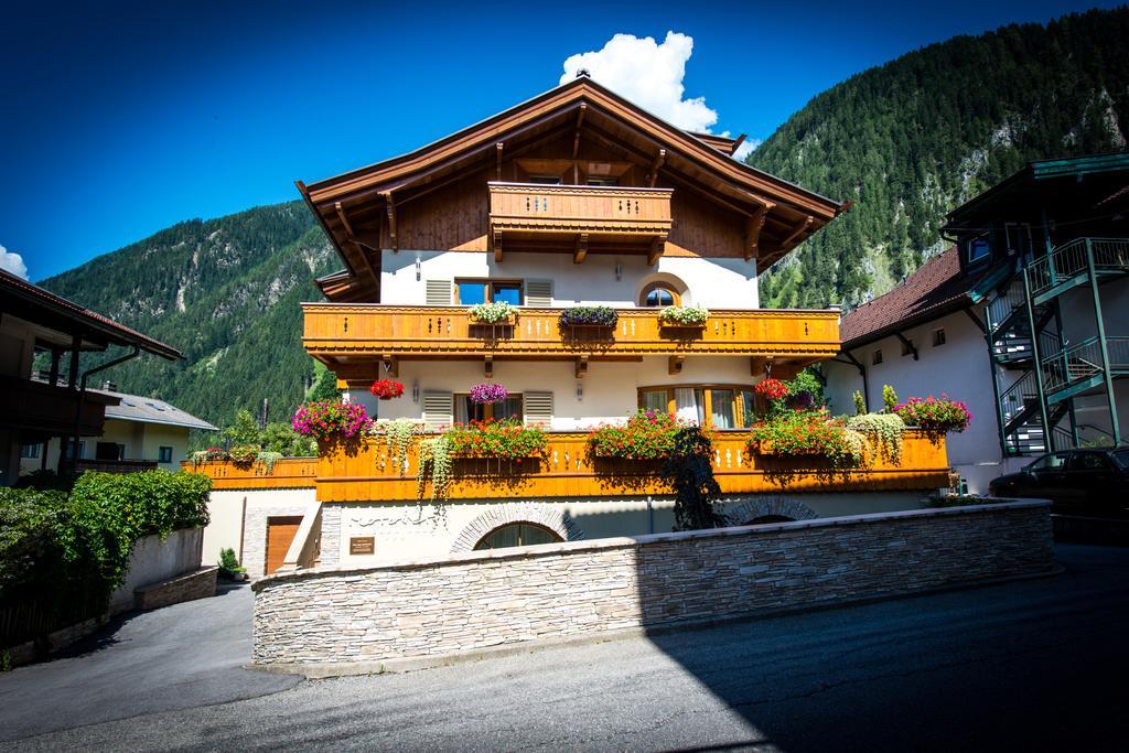Отель Moroder Haus Майрхофен Экстерьер фото