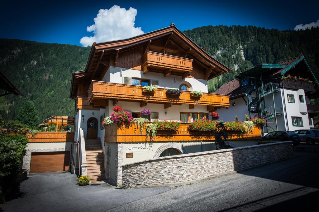 Отель Moroder Haus Майрхофен Экстерьер фото
