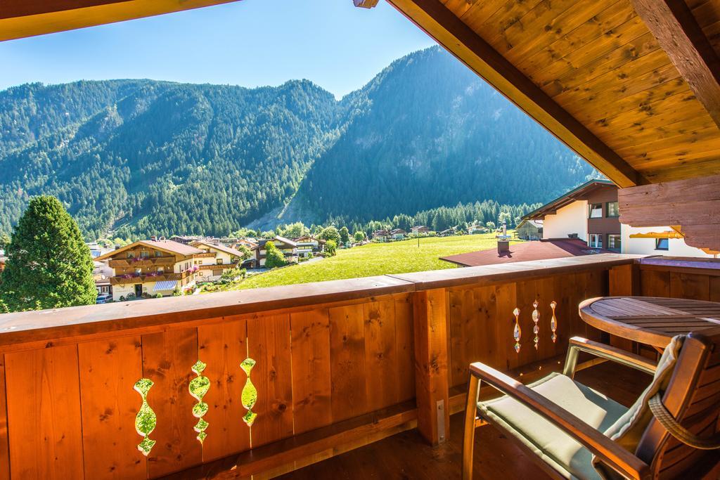 Отель Moroder Haus Майрхофен Экстерьер фото