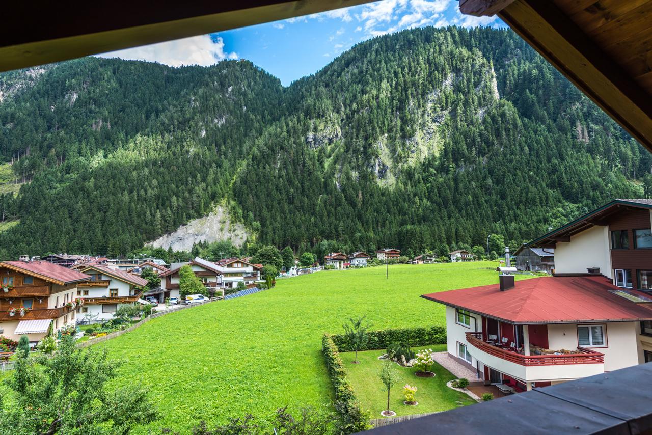 Отель Moroder Haus Майрхофен Экстерьер фото